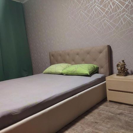 Apartment Sports Palace Просторная Квартира Рядом Дворец Спорта Kharkov Luaran gambar